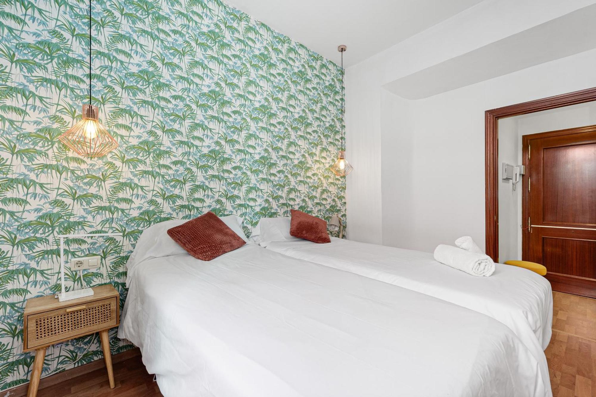 Urbanchicmalaga 2Bedroom Oasis In Historic Malaga Centre Esterno foto