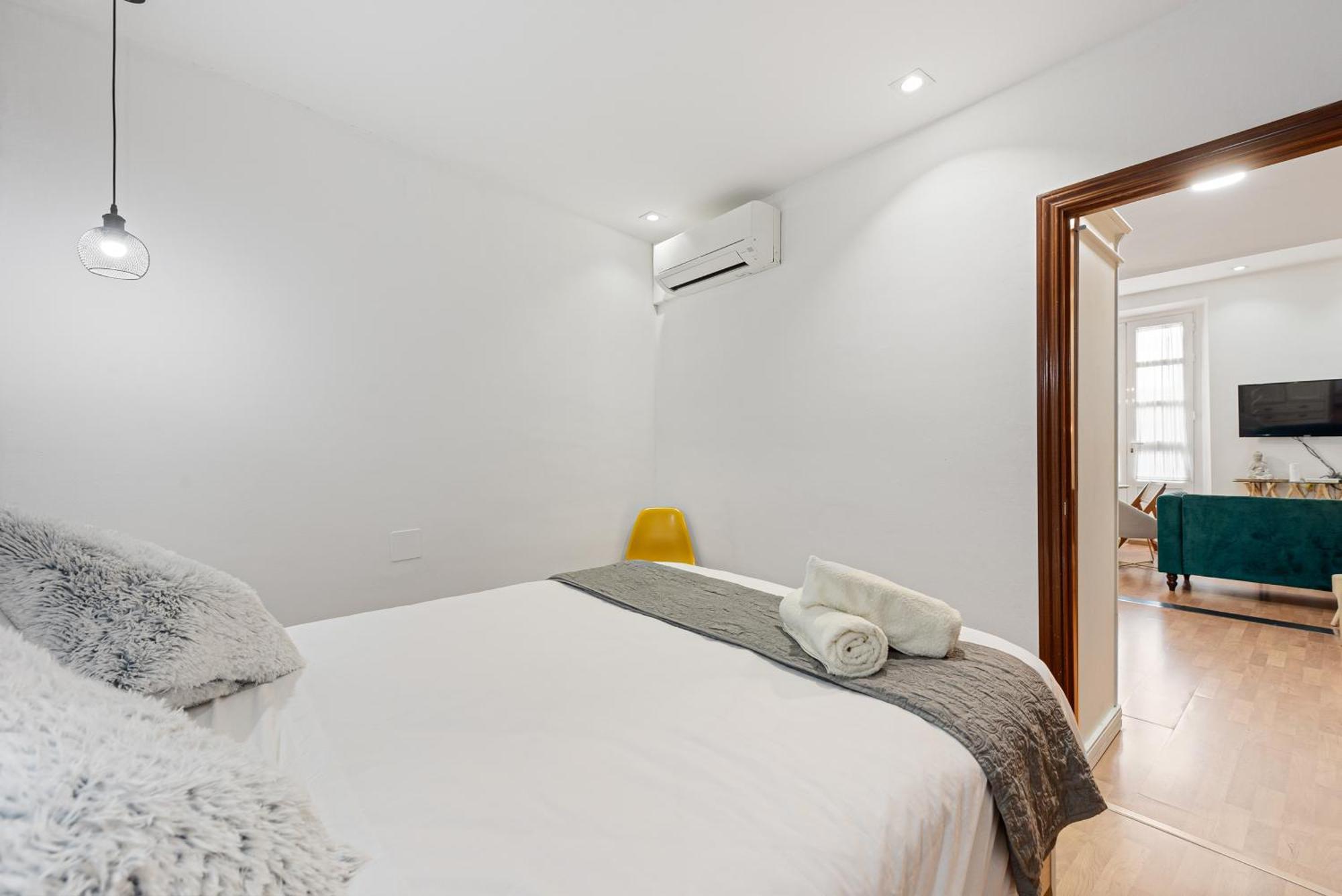 Urbanchicmalaga 2Bedroom Oasis In Historic Malaga Centre Esterno foto