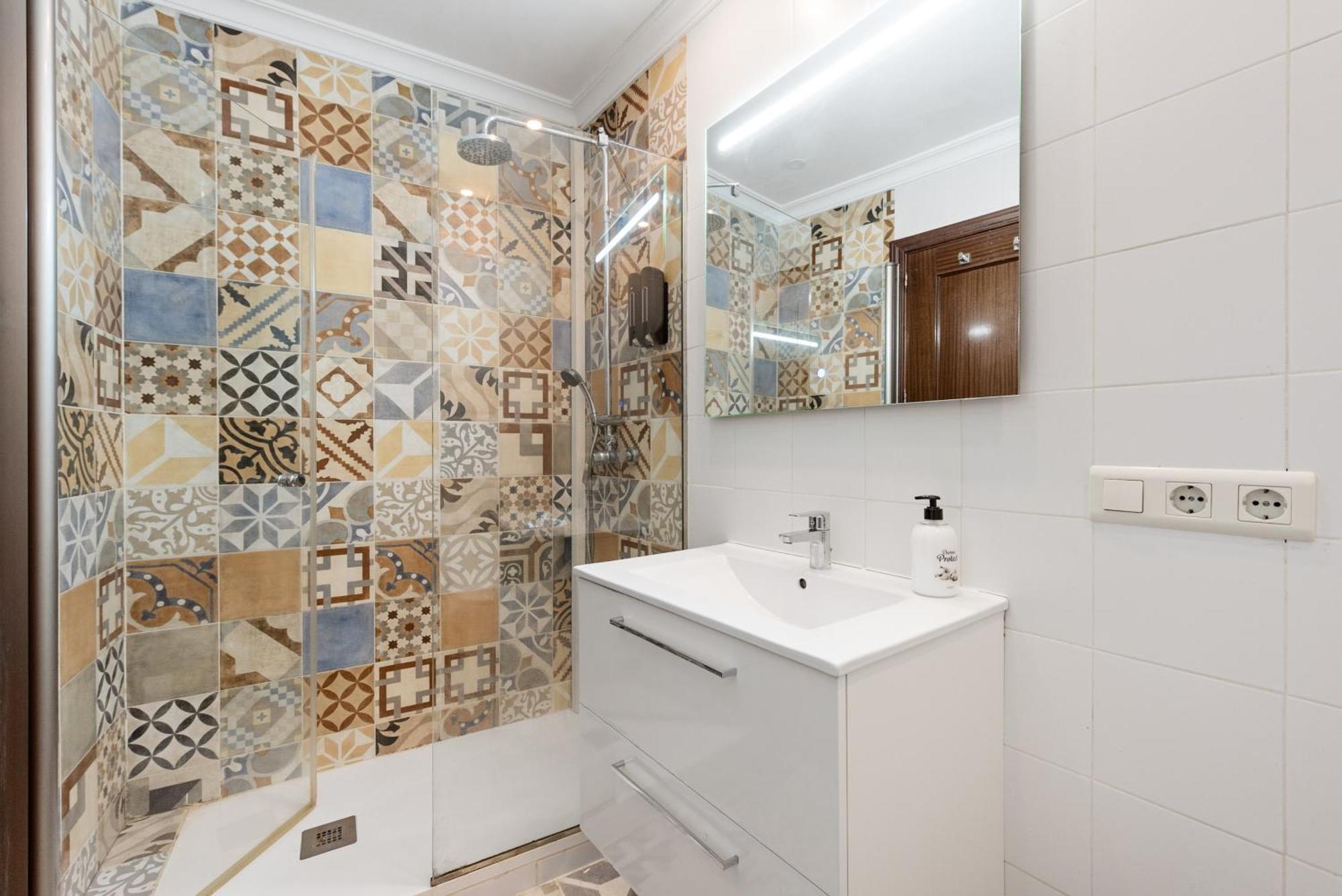Urbanchicmalaga 2Bedroom Oasis In Historic Malaga Centre Esterno foto